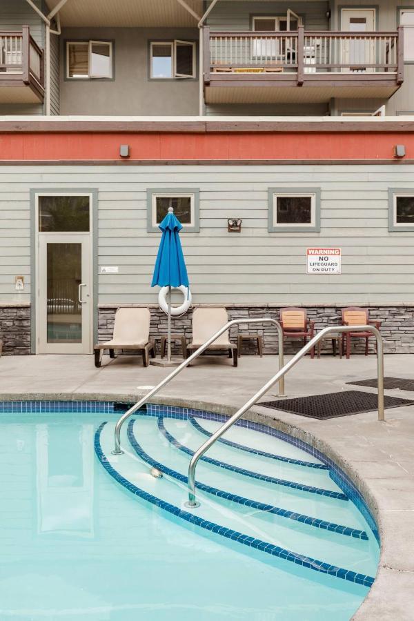 Wolf Mountain Escape Apartment Canmore